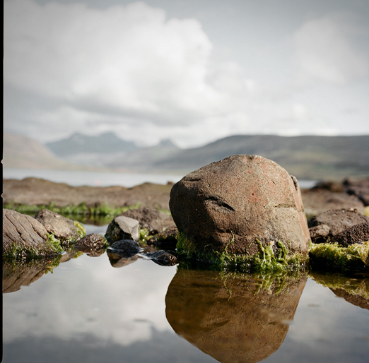 
			<br /><em>stillness is difficult
			<br />unless you're in iceland
			<br /><br /><br /><br /><br />(a fjord and rockpool near hvammsvík / SW)</em>